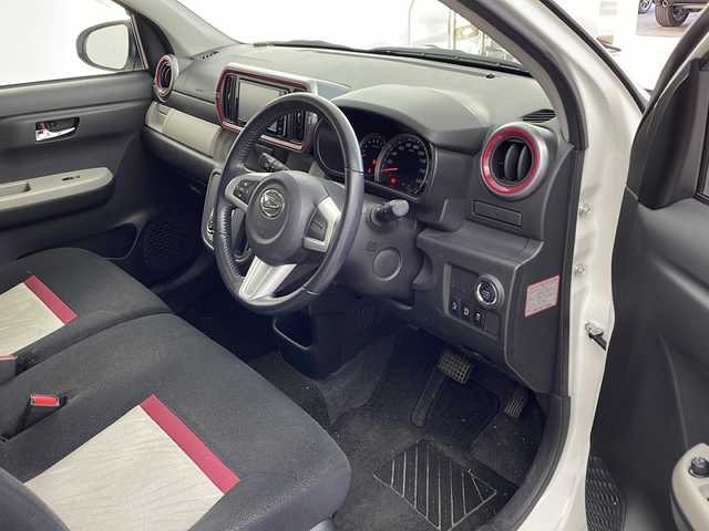 ダイハツ ブーン シルク Gパッケージ SAⅡ 兵庫県 2017(平29)年 4.1万km パールホワイトⅢ ・ワンオーナー車/・純正メモリナビ（フルセグ・USB・BT・SD・DVD）/・バックカメラ/・ETC/・ドライブレコーダー/・スマートアシストII/・レーザーレーダー単眼カメラ/・衝突回避支援ブレーキ/・車線逸脱防止支援/・先行者発進お知らせ機能/・横滑り防止装置/・アイドリングストップ/・ステアリングリモコン/・LEDオートライト/・フォグランプ/・純正14インチアルミホイール/・純正フロアマット/・ドアバイザー/・ベンチシート/・シートリフター/・スマートキー/・プッシュスタート/・スペアキー/・保証書/・取扱説明書/・ワンオーナー