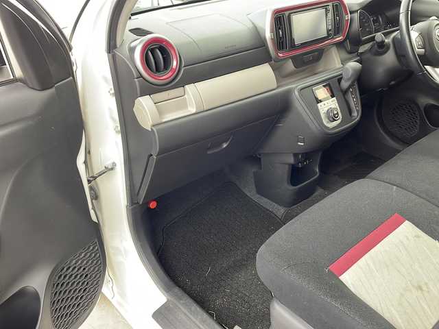 ダイハツ ブーン シルク Gパッケージ SAⅡ 兵庫県 2017(平29)年 4.1万km パールホワイトⅢ ・ワンオーナー車/・純正メモリナビ（フルセグ・USB・BT・SD・DVD）/・バックカメラ/・ETC/・ドライブレコーダー/・スマートアシストII/・レーザーレーダー単眼カメラ/・衝突回避支援ブレーキ/・車線逸脱防止支援/・先行者発進お知らせ機能/・横滑り防止装置/・アイドリングストップ/・ステアリングリモコン/・LEDオートライト/・フォグランプ/・純正14インチアルミホイール/・純正フロアマット/・ドアバイザー/・ベンチシート/・シートリフター/・スマートキー/・プッシュスタート/・スペアキー/・保証書/・取扱説明書/・ワンオーナー