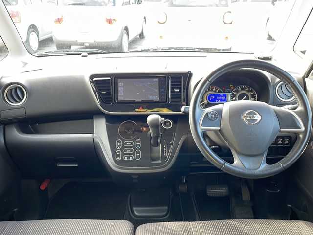 日産 デイズ ルークス ハイウェイスターX Gパッケージ 兵庫県 2015(平27)年 7万km ホワイトパール 社外ナビ（AM/FM/BT/DVD)/・ワンセグTV/バックモニター/アラウンドビューモニター/アイドリングストップ/ステアリングスイッチ/デジタルインナーミラー/両側パワースライドドア/ETC