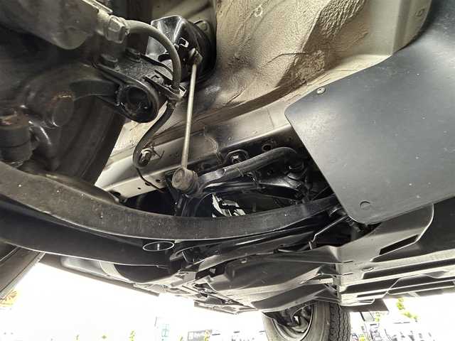 スズキ エブリイ PC 滋賀県 2013(平25)年 3.8万km シルキーシルバーメタリック ガソリン/2WD(FR)/3速AT/カーオーディオ（FM/AM）/パワーステアリング/パワーウィンドウ/ハロゲンヘッドライト/ヘッドライトレベリング/リモコンキー/ゴムフロアマット/マニュアルエアコン/シガーソケット
