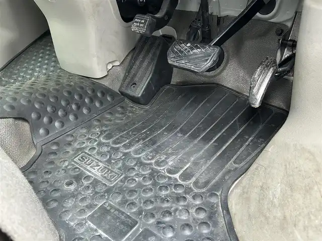 スズキ エブリイ PC 滋賀県 2013(平25)年 3.8万km シルキーシルバーメタリック ガソリン/2WD(FR)/3速AT/カーオーディオ（FM/AM）/パワーステアリング/パワーウィンドウ/ハロゲンヘッドライト/ヘッドライトレベリング/リモコンキー/ゴムフロアマット/マニュアルエアコン/シガーソケット