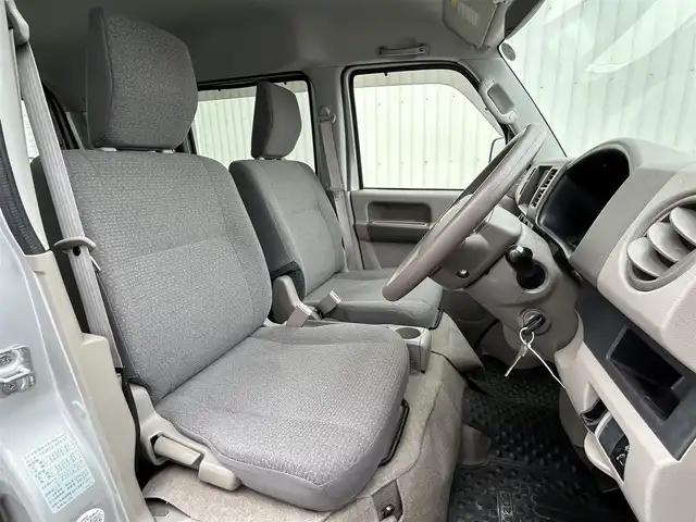 スズキ エブリイ PC 滋賀県 2013(平25)年 3.8万km シルキーシルバーメタリック ガソリン/2WD(FR)/3速AT/カーオーディオ（FM/AM）/パワーステアリング/パワーウィンドウ/ハロゲンヘッドライト/ヘッドライトレベリング/リモコンキー/ゴムフロアマット/マニュアルエアコン/シガーソケット