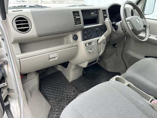 スズキ エブリイ PC 滋賀県 2013(平25)年 3.8万km シルキーシルバーメタリック ガソリン/2WD(FR)/3速AT/カーオーディオ（FM/AM）/パワーステアリング/パワーウィンドウ/ハロゲンヘッドライト/ヘッドライトレベリング/リモコンキー/ゴムフロアマット/マニュアルエアコン/シガーソケット