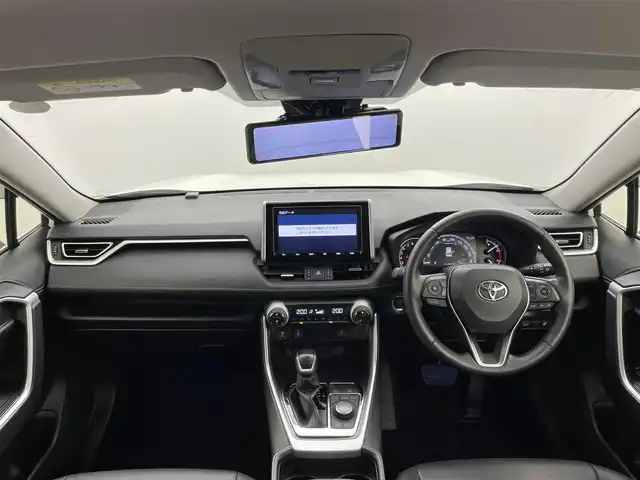 トヨタ ＲＡＶ４ G Zパッケージ 岡山県 2019(令1)年 4.1万km ホワイトパールクリスタルシャイン 純正９インチナビ/【Bluetooth/フルセグTV/CD/DVD】/衝突軽減ブレーキシステム/追従型クルーズコントロール/黒合皮シート/社外デジタルインナーミラー（ドラレコ一体型）/ビルトインＥＴＣ/ＬＥＤヘッドライト/オートハイビーム/前席シートヒーター/ステアリングヒーター/運転席パワシート/シートメモリー/バックカメラ/プッシュスタート/踏み間違い防止/オートブレーキホールド/ブラインドスポットモニター/ISOFIX/チルトステアリング/シートリフター/ウインカーミラー/ドアバイザー