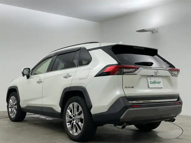 トヨタ ＲＡＶ４ G Zパッケージ 岡山県 2019(令1)年 4.1万km ホワイトパールクリスタルシャイン 純正９インチナビ/【Bluetooth/フルセグTV/CD/DVD】/衝突軽減ブレーキシステム/追従型クルーズコントロール/黒合皮シート/社外デジタルインナーミラー（ドラレコ一体型）/ビルトインＥＴＣ/ＬＥＤヘッドライト/オートハイビーム/前席シートヒーター/ステアリングヒーター/運転席パワシート/シートメモリー/バックカメラ/プッシュスタート/踏み間違い防止/オートブレーキホールド/ブラインドスポットモニター/ISOFIX/チルトステアリング/シートリフター/ウインカーミラー/ドアバイザー