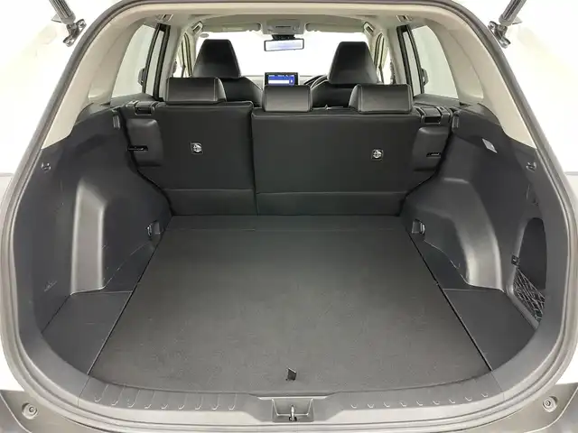 トヨタ ＲＡＶ４ G Zパッケージ 岡山県 2019(令1)年 4.1万km ホワイトパールクリスタルシャイン 純正９インチナビ/【Bluetooth/フルセグTV/CD/DVD】/衝突軽減ブレーキシステム/追従型クルーズコントロール/黒合皮シート/社外デジタルインナーミラー（ドラレコ一体型）/ビルトインＥＴＣ/ＬＥＤヘッドライト/オートハイビーム/前席シートヒーター/ステアリングヒーター/運転席パワシート/シートメモリー/バックカメラ/プッシュスタート/踏み間違い防止/オートブレーキホールド/ブラインドスポットモニター/ISOFIX/チルトステアリング/シートリフター/ウインカーミラー/ドアバイザー