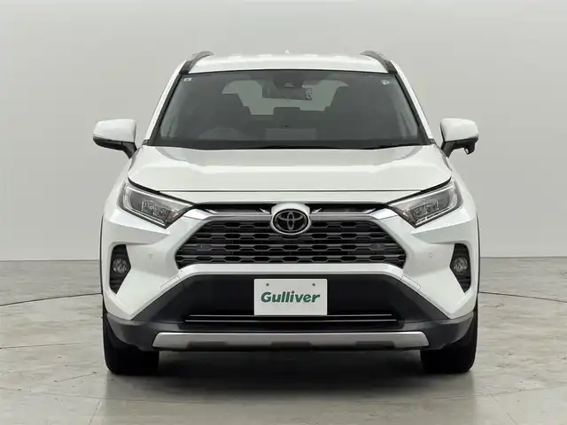トヨタ ＲＡＶ４ G Zパッケージ 福岡県 2019(令1)年 4.1万km ホワイトパールクリスタルシャイン 純正９型ナビ／フルセグＴＶ　/バックカメラ　/デジタルルームミラー　/ビルトインETC　/ドライブレコーダー　/トヨタセーフティセンス　/レーダークルーズコントロール　/コーナーセンサー　/衝突軽減ブレーキ　/レーンキープ　/ブラインドスポットモニター　/アクセル踏み間違い防止　/ダウンヒルアシストコントロール　/パワーシート　/シートヒーター　/ステアリングヒーター　/パワーバックドア　/ルーフレール　/ＬＥＤヘッドライト　/純正１９インチアルミホイール
