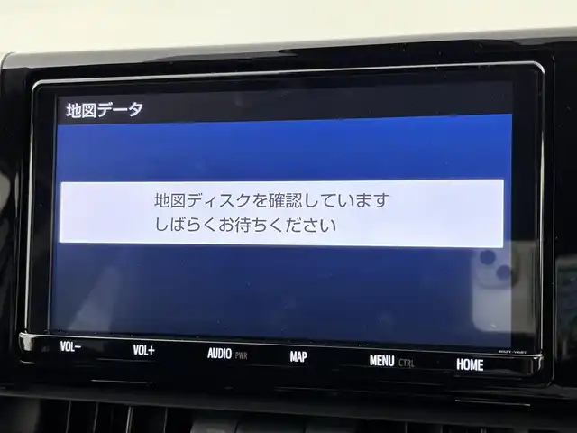 トヨタ ＲＡＶ４ G Zパッケージ 福岡県 2019(令1)年 4.1万km ホワイトパールクリスタルシャイン 純正９型ナビ／フルセグＴＶ　/バックカメラ　/デジタルルームミラー　/ビルトインETC　/ドライブレコーダー　/トヨタセーフティセンス　/レーダークルーズコントロール　/コーナーセンサー　/衝突軽減ブレーキ　/レーンキープ　/ブラインドスポットモニター　/アクセル踏み間違い防止　/ダウンヒルアシストコントロール　/パワーシート　/シートヒーター　/ステアリングヒーター　/パワーバックドア　/ルーフレール　/ＬＥＤヘッドライト　/純正１９インチアルミホイール