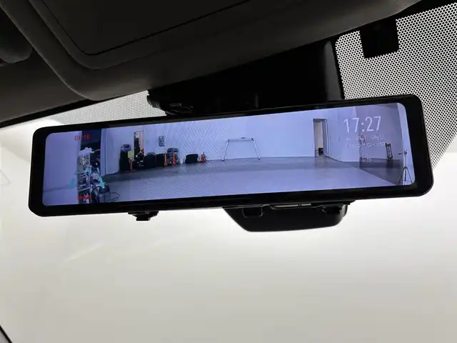 トヨタ ＲＡＶ４ G Zパッケージ 福岡県 2019(令1)年 4.1万km ホワイトパールクリスタルシャイン 純正９型ナビ／フルセグＴＶ　/バックカメラ　/デジタルルームミラー　/ビルトインETC　/ドライブレコーダー　/トヨタセーフティセンス　/レーダークルーズコントロール　/コーナーセンサー　/衝突軽減ブレーキ　/レーンキープ　/ブラインドスポットモニター　/アクセル踏み間違い防止　/ダウンヒルアシストコントロール　/パワーシート　/シートヒーター　/ステアリングヒーター　/パワーバックドア　/ルーフレール　/ＬＥＤヘッドライト　/純正１９インチアルミホイール