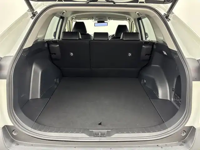 トヨタ ＲＡＶ４ G Zパッケージ 福岡県 2019(令1)年 4.1万km ホワイトパールクリスタルシャイン 純正９型ナビ／フルセグＴＶ　/バックカメラ　/デジタルルームミラー　/ビルトインETC　/ドライブレコーダー　/トヨタセーフティセンス　/レーダークルーズコントロール　/コーナーセンサー　/衝突軽減ブレーキ　/レーンキープ　/ブラインドスポットモニター　/アクセル踏み間違い防止　/ダウンヒルアシストコントロール　/パワーシート　/シートヒーター　/ステアリングヒーター　/パワーバックドア　/ルーフレール　/ＬＥＤヘッドライト　/純正１９インチアルミホイール