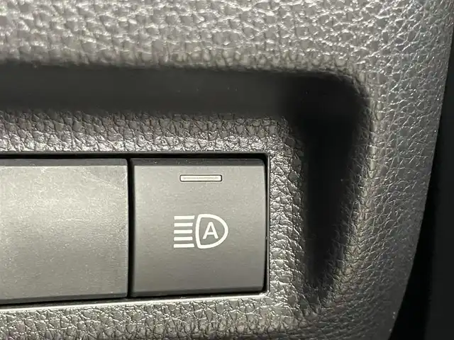 トヨタ ＲＡＶ４ X 埼玉県 2021(令3)年 7.4万km アティチュードブラックマイカ 純正９インチナビ　バックカメラ　ＢＳＭ　ビルトインＥＴＣ２．０　セーフティセンス　レーダークルーズコントロール　ＨＤＭＩ　純正アルミホイール　オートライト　ＬＥＤヘッドライト　地デジフルセグ