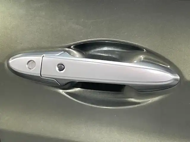 ホンダ ヴェゼル ハイブリッド X 愛知県 2015(平27)年 6.8万km ミスティックグリーンパール 純正ナビ/FM/AM/SD/DVD/HDMI/Bluetooth/ワンセグ/パドルシフト/ステアリングリモコン/LEDヘッドライト/フォグランプ/ドアバイザー/プッシュスタート/保証書・取説/ワンオーナー/スマートキー/オートエアコン/スペアキー/クルーズコントロール/ETC/バックカメラ/純正フロアマット/純正アルミホイール/オートライト