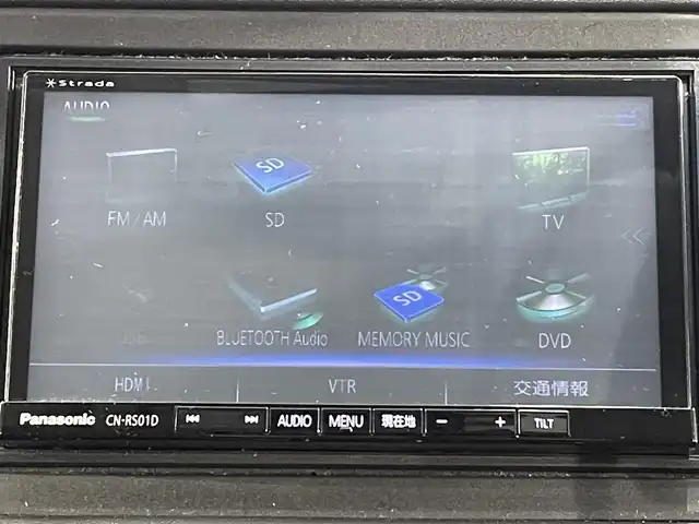 ホンダ ヴェゼル ハイブリッド X 愛知県 2015(平27)年 6.8万km ミスティックグリーンパール 純正ナビ/FM/AM/SD/DVD/HDMI/Bluetooth/ワンセグ/パドルシフト/ステアリングリモコン/LEDヘッドライト/フォグランプ/ドアバイザー/プッシュスタート/保証書・取説/ワンオーナー/スマートキー/オートエアコン/スペアキー/クルーズコントロール/ETC/バックカメラ/純正フロアマット/純正アルミホイール/オートライト