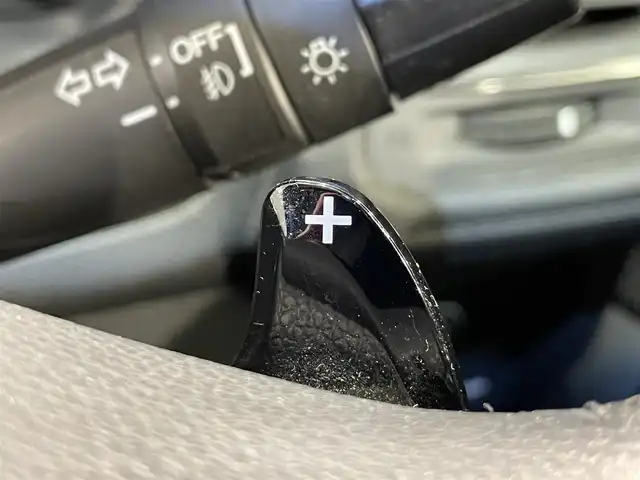 ホンダ ヴェゼル ハイブリッド X 愛知県 2015(平27)年 6.8万km ミスティックグリーンパール 純正ナビ/FM/AM/SD/DVD/HDMI/Bluetooth/ワンセグ/パドルシフト/ステアリングリモコン/LEDヘッドライト/フォグランプ/ドアバイザー/プッシュスタート/保証書・取説/ワンオーナー/スマートキー/オートエアコン/スペアキー/クルーズコントロール/ETC/バックカメラ/純正フロアマット/純正アルミホイール/オートライト