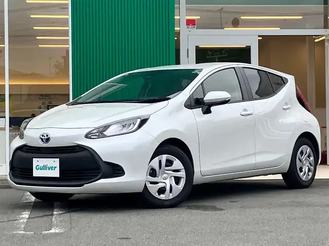トヨタ アクア X 静岡県 2022(令4)年 4.1万km プラチナホワイトパールマイカ 純正ナビ/バックカメラ/純正ETC/エンジンスタートボタン/スマートキー/パワーステアリング/パワーウィンドウ/オートアコン/レーダークルーズコントロール/USB入力端子/純正フロアマット/布シート/ABS/横滑り防止装置/コーナーセンサー前後/レーンキープアシスト/オートライト/オートマチックハイビーム/LEDヘッドライト/W+サイドエアバッグ/衝突軽減システム