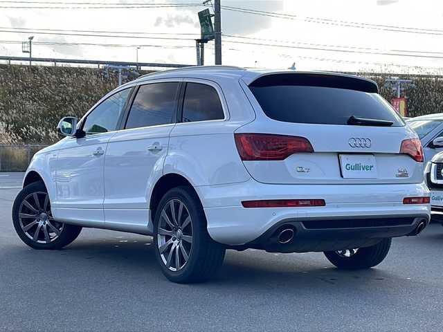 アウディ Ｑ７ 3.0TFSIクワトロ 青森県 2011(平23)年 10万km アイビスホワイト ・4WD/・純正ナビ/・ワンセグ/・バックカメラ/・サイドカメラ/・横滑り抑制装置/・オートライト/・オートマチックハイビーム/・前後コーナーセンサー/・パワーバックドア/・アイドリングストップ/・パワーシート(D+N席)/・エアーシート(D+N席)/・純正フロアマット/・電動格納ミラー/・純正AW20インチ