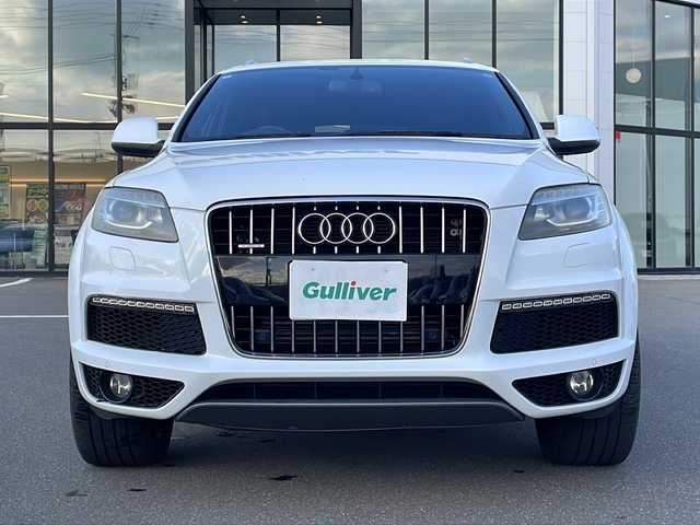 アウディ Ｑ７ 3.0TFSIクワトロ 青森県 2011(平23)年 10万km アイビスホワイト ・4WD/・純正ナビ/・ワンセグ/・バックカメラ/・サイドカメラ/・横滑り抑制装置/・オートライト/・オートマチックハイビーム/・前後コーナーセンサー/・パワーバックドア/・アイドリングストップ/・パワーシート(D+N席)/・エアーシート(D+N席)/・純正フロアマット/・電動格納ミラー/・純正AW20インチ
