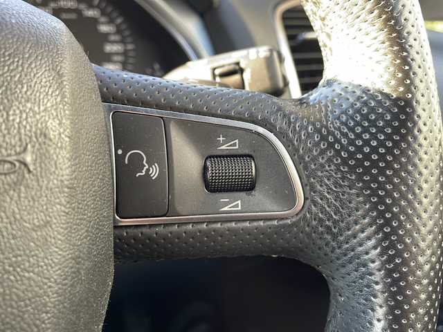 アウディ Ｑ７ 3.0TFSIクワトロ 青森県 2011(平23)年 10万km アイビスホワイト ・4WD/・純正ナビ/・ワンセグ/・バックカメラ/・サイドカメラ/・横滑り抑制装置/・オートライト/・オートマチックハイビーム/・前後コーナーセンサー/・パワーバックドア/・アイドリングストップ/・パワーシート(D+N席)/・エアーシート(D+N席)/・純正フロアマット/・電動格納ミラー/・純正AW20インチ