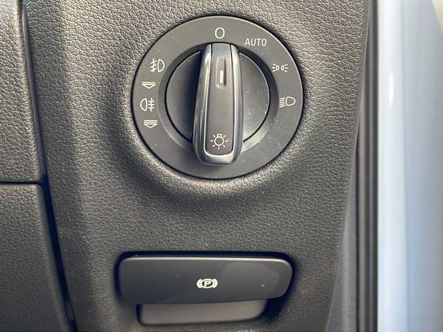 アウディ Ｑ７ 3.0TFSIクワトロ 青森県 2011(平23)年 10万km アイビスホワイト ・4WD/・純正ナビ/・ワンセグ/・バックカメラ/・サイドカメラ/・横滑り抑制装置/・オートライト/・オートマチックハイビーム/・前後コーナーセンサー/・パワーバックドア/・アイドリングストップ/・パワーシート(D+N席)/・エアーシート(D+N席)/・純正フロアマット/・電動格納ミラー/・純正AW20インチ