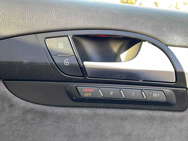 アウディ Ｑ７ 3.0TFSIクワトロ 青森県 2011(平23)年 10万km アイビスホワイト ・4WD/・純正ナビ/・ワンセグ/・バックカメラ/・サイドカメラ/・横滑り抑制装置/・オートライト/・オートマチックハイビーム/・前後コーナーセンサー/・パワーバックドア/・アイドリングストップ/・パワーシート(D+N席)/・エアーシート(D+N席)/・純正フロアマット/・電動格納ミラー/・純正AW20インチ