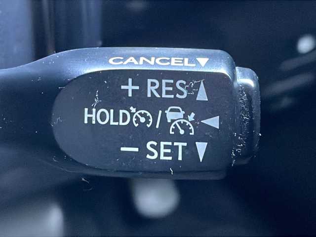 トヨタ プリウス S 岐阜県 2016(平28)年 10.9万km アティチュードブラックマイカ 禁煙車/純正ナビ/レーダークルーズコントロール/フルセグTV/レーンキープアシスト/衝突軽減ブレーキ/ハンドルスイッチ/ビルトインETC/ドライブレコーダー/バックカメラ/純正フロアマット/社外アルミホイール/盗難防止/ドアバイザー/オートライト/オートハイビーム/オートエアコン/スマートキー