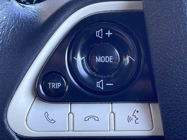 トヨタ プリウス S 岐阜県 2016(平28)年 10.9万km アティチュードブラックマイカ 禁煙車/純正ナビ/レーダークルーズコントロール/フルセグTV/レーンキープアシスト/衝突軽減ブレーキ/ハンドルスイッチ/ビルトインETC/ドライブレコーダー/バックカメラ/純正フロアマット/社外アルミホイール/盗難防止/ドアバイザー/オートライト/オートハイビーム/オートエアコン/スマートキー