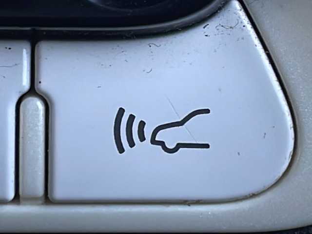 トヨタ プリウス S 岐阜県 2016(平28)年 10.9万km アティチュードブラックマイカ 禁煙車/純正ナビ/レーダークルーズコントロール/フルセグTV/レーンキープアシスト/衝突軽減ブレーキ/ハンドルスイッチ/ビルトインETC/ドライブレコーダー/バックカメラ/純正フロアマット/社外アルミホイール/盗難防止/ドアバイザー/オートライト/オートハイビーム/オートエアコン/スマートキー