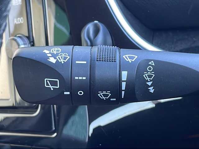 トヨタ プリウス S 岐阜県 2016(平28)年 10.9万km アティチュードブラックマイカ 禁煙車/純正ナビ/レーダークルーズコントロール/フルセグTV/レーンキープアシスト/衝突軽減ブレーキ/ハンドルスイッチ/ビルトインETC/ドライブレコーダー/バックカメラ/純正フロアマット/社外アルミホイール/盗難防止/ドアバイザー/オートライト/オートハイビーム/オートエアコン/スマートキー