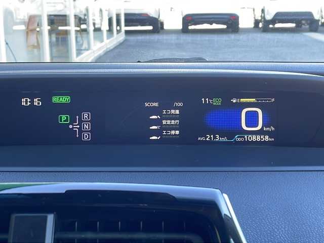 トヨタ プリウス S 岐阜県 2016(平28)年 10.9万km アティチュードブラックマイカ 禁煙車/純正ナビ/レーダークルーズコントロール/フルセグTV/レーンキープアシスト/衝突軽減ブレーキ/ハンドルスイッチ/ビルトインETC/ドライブレコーダー/バックカメラ/純正フロアマット/社外アルミホイール/盗難防止/ドアバイザー/オートライト/オートハイビーム/オートエアコン/スマートキー