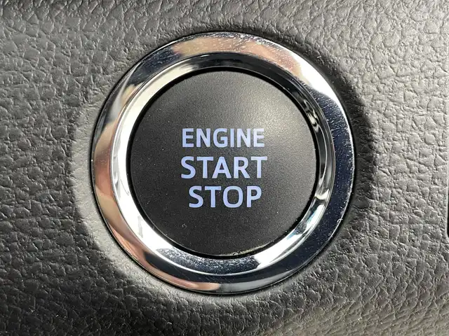 トヨタ ハリアー プレミアム 富山県 2015(平27)年 5.2万km ブラック サンルーフ/純正9型ナビ（AM/FM/DVD/BT/フルセグ）/バックカメラ/前後ドライブレコーダー/ETC/レザーシート/D/N席パワーシート/D席メモリシート/D/N席シートヒーター/衝突被害軽減システム/クルーズコントロール/レーンキープアシスト/横滑り防止装置/アイドリングストップ/パワーバックドア/純正アルミホイール/純正フロアマット/オートLEDライト/オートマチックハイビーム/フォグライト/ウッドコンビステアリング/ステアリングスイッチ/スマートキー/スペアキー