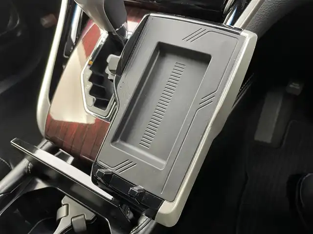 トヨタ ハリアー プレミアム 富山県 2015(平27)年 5.2万km ブラック サンルーフ/純正9型ナビ（AM/FM/DVD/BT/フルセグ）/バックカメラ/前後ドライブレコーダー/ETC/レザーシート/D/N席パワーシート/D席メモリシート/D/N席シートヒーター/衝突被害軽減システム/クルーズコントロール/レーンキープアシスト/横滑り防止装置/アイドリングストップ/パワーバックドア/純正アルミホイール/純正フロアマット/オートLEDライト/オートマチックハイビーム/フォグライト/ウッドコンビステアリング/ステアリングスイッチ/スマートキー/スペアキー