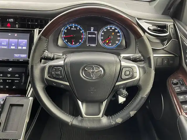 トヨタ ハリアー プレミアム 富山県 2015(平27)年 5.2万km ブラック サンルーフ/純正9型ナビ（AM/FM/DVD/BT/フルセグ）/バックカメラ/前後ドライブレコーダー/ETC/レザーシート/D/N席パワーシート/D席メモリシート/D/N席シートヒーター/衝突被害軽減システム/クルーズコントロール/レーンキープアシスト/横滑り防止装置/アイドリングストップ/パワーバックドア/純正アルミホイール/純正フロアマット/オートLEDライト/オートマチックハイビーム/フォグライト/ウッドコンビステアリング/ステアリングスイッチ/スマートキー/スペアキー