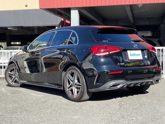 メルセデス・ベンツ Ａ１８０ スタイル AMGライン 神奈川県 2018(平30)年 8.3万km コスモスブラック 純正ナビ		/・DTV/BT/USB/バックカメラ/パークトロニック	/ハーフレザーシート/前席シートヒーター			/前席メモリー付パワーシート	/レーダーセーフティパッケージ/・衝突被害軽減ブレーキ/・追従型クルーズコントロール/・ブラインドスポットアシスト/・レーンキーピングアシスト/道路標識アシスト/アクティブパーキングアシスト/AMG18インチAW	/ETC【DSRC】			/オートライト/純正LEDヘッドライト	/フロント/バックフォグ/パドルシフト付皮巻きハンドル						/アイドリングストップ/プッシュEgスタート/ストップ/スマートキー2本			/ターンランプ付電動格納ドアミラー/純正フロアマット/取扱説明書　/ナビ取扱説明書/新車時保証書