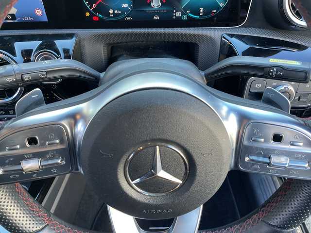 メルセデス・ベンツ Ａ１８０ スタイル AMGライン 神奈川県 2018(平30)年 8.3万km コスモスブラック 純正ナビ		/・DTV/BT/USB/バックカメラ/パークトロニック	/ハーフレザーシート/前席シートヒーター			/前席メモリー付パワーシート	/レーダーセーフティパッケージ/・衝突被害軽減ブレーキ/・追従型クルーズコントロール/・ブラインドスポットアシスト/・レーンキーピングアシスト/道路標識アシスト/アクティブパーキングアシスト/AMG18インチAW	/ETC【DSRC】			/オートライト/純正LEDヘッドライト	/フロント/バックフォグ/パドルシフト付皮巻きハンドル						/アイドリングストップ/プッシュEgスタート/ストップ/スマートキー2本			/ターンランプ付電動格納ドアミラー/純正フロアマット/取扱説明書　/ナビ取扱説明書/新車時保証書