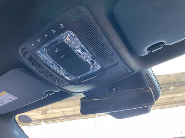 メルセデス・ベンツ Ａ１８０ スタイル AMGライン 神奈川県 2018(平30)年 8.3万km コスモスブラック 純正ナビ		/・DTV/BT/USB/バックカメラ/パークトロニック	/ハーフレザーシート/前席シートヒーター			/前席メモリー付パワーシート	/レーダーセーフティパッケージ/・衝突被害軽減ブレーキ/・追従型クルーズコントロール/・ブラインドスポットアシスト/・レーンキーピングアシスト/道路標識アシスト/アクティブパーキングアシスト/AMG18インチAW	/ETC【DSRC】			/オートライト/純正LEDヘッドライト	/フロント/バックフォグ/パドルシフト付皮巻きハンドル						/アイドリングストップ/プッシュEgスタート/ストップ/スマートキー2本			/ターンランプ付電動格納ドアミラー/純正フロアマット/取扱説明書　/ナビ取扱説明書/新車時保証書