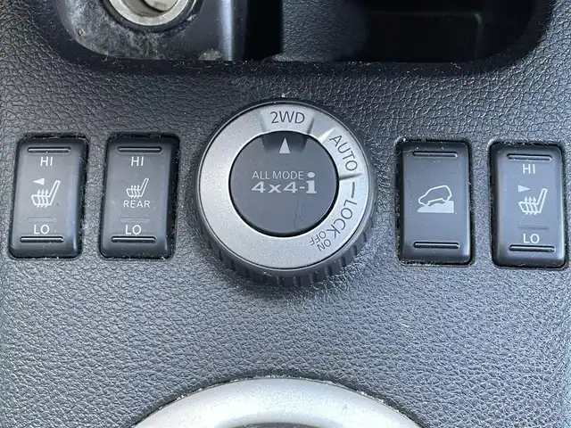 日産 エクストレイル 20Xtt 佐賀県 2010(平22)年 13.8万km ダイヤモンドブラック ナビ　バックカメラ　４ＷＤ　ターボ　クルーズコントロールＨＩＤヘッドライト　オートライト　全席シートヒーター　合皮シート　純正１７インチＡＷ　ＥＴＣ　ルーフレール　スペアキー×１　スペアメカニカルキー