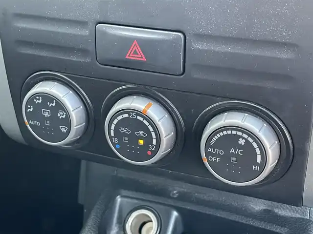 日産 エクストレイル 20Xtt 佐賀県 2010(平22)年 13.8万km ダイヤモンドブラック ナビ　バックカメラ　４ＷＤ　ターボ　クルーズコントロールＨＩＤヘッドライト　オートライト　全席シートヒーター　合皮シート　純正１７インチＡＷ　ＥＴＣ　ルーフレール　スペアキー×１　スペアメカニカルキー