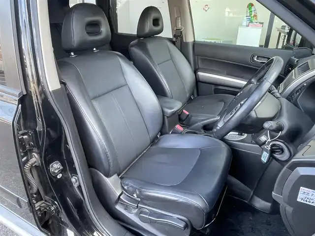 日産 エクストレイル 20Xtt 佐賀県 2010(平22)年 13.8万km ダイヤモンドブラック ナビ　バックカメラ　４ＷＤ　ターボ　クルーズコントロールＨＩＤヘッドライト　オートライト　全席シートヒーター　合皮シート　純正１７インチＡＷ　ＥＴＣ　ルーフレール　スペアキー×１　スペアメカニカルキー