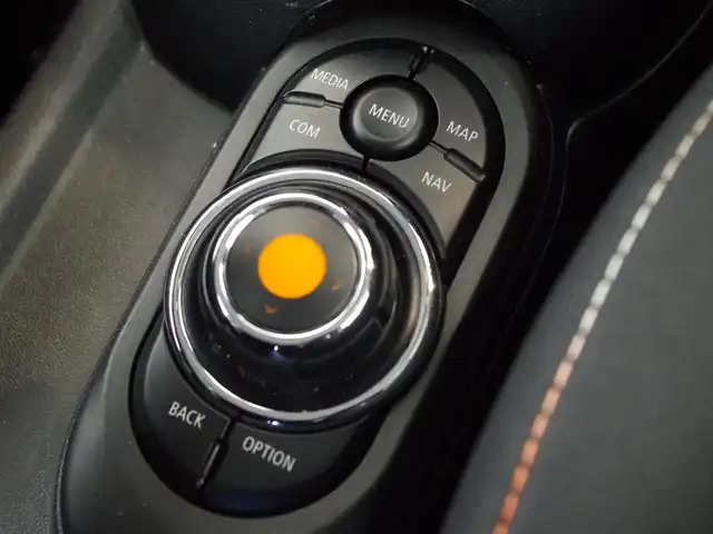 ＭＩＮＩ ミニ クーパー D 岐阜県 2020(令2)年 5.1万km ブリティッシュレーシンググリーン ペッパーパッケージ/ライトパッケージ/エキサイトメントパッケージ/カメラパーキングアシストパッケージ/ストレージコンパートメントパッケージ/レインセンサー/USB/ユニオンジャックテール/リアフォグ/アンビエントライト/前後ドラレコ/前後コーナーセンサー/バックカメラ/LED