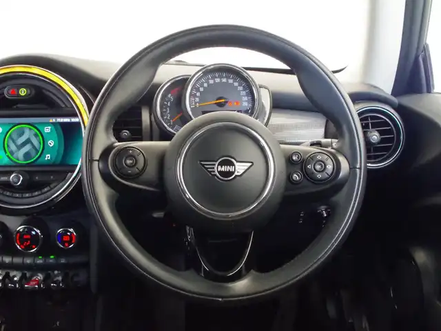 ＭＩＮＩ ミニ クーパー D 岐阜県 2020(令2)年 5.1万km ブリティッシュレーシンググリーン ペッパーパッケージ/ライトパッケージ/エキサイトメントパッケージ/カメラパーキングアシストパッケージ/ストレージコンパートメントパッケージ/レインセンサー/USB/ユニオンジャックテール/リアフォグ/アンビエントライト/前後ドラレコ/前後コーナーセンサー/バックカメラ/LED