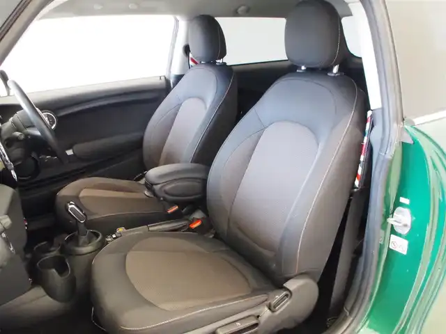 ＭＩＮＩ ミニ クーパー D 岐阜県 2020(令2)年 5.1万km ブリティッシュレーシンググリーン ペッパーパッケージ/ライトパッケージ/エキサイトメントパッケージ/カメラパーキングアシストパッケージ/ストレージコンパートメントパッケージ/レインセンサー/USB/ユニオンジャックテール/リアフォグ/アンビエントライト/前後ドラレコ/前後コーナーセンサー/バックカメラ/LED