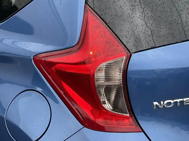 日産 ノート X FOUR 岩手県 2015(平27)年 10.8万km シャイニングブルー 禁煙車/パートタイム4WD/純正SDナビ/フルセグTV/CD/DVD/FM/AM/USB入力端子/バックカメラ/衝突被害軽減ブレーキ/レーンキープアシスト/横滑り防止装置/シガーソケット/電動格納ミラー/ヘッドライトレベライザー/スペアキー/ETC/ドラレコ