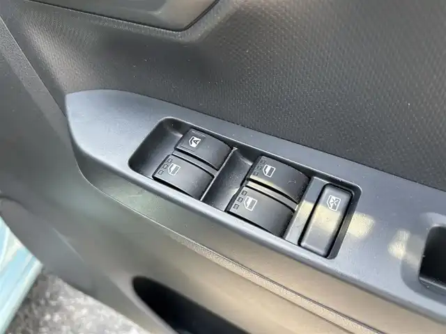 ダイハツ ミラ イース L 東京都 2018(平30)年 2.3万km スカイブルーメタリック ワンオーナー/社外メモリーナビ/　フルセグTV/Bluetooth/CD・DVD/SD/AM・FM/バックカメラ/ETC/アイドリングストップ/横滑り防止装置/純正ホイールキャップ/社外フロアマット/ヘッドライトレベライザー/ドアバイザー/パワーウィンドウ/パワーステアリング/リモコンキー/取扱説明書/点検記録簿/保証書/スペアキー