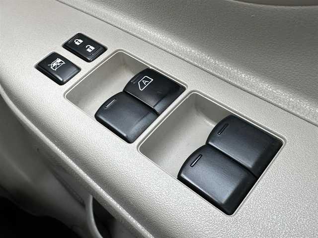 日産 マーチ 12X 茨城県 2012(平24)年 9.2万km ホワイトパール 純正ナビ/フルセグ/Bluetooth/バックカメラ/ETC/スマートキー/エンジンプッシュスタート/ドライブレコーダー(ZDR-022)/ラジアル積込有り/取扱説明書/スペアキー×1