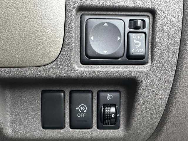 日産 マーチ 12X 茨城県 2012(平24)年 9.2万km ホワイトパール 純正ナビ/フルセグ/Bluetooth/バックカメラ/ETC/スマートキー/エンジンプッシュスタート/ドライブレコーダー(ZDR-022)/ラジアル積込有り/取扱説明書/スペアキー×1