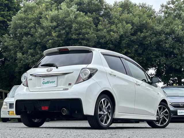 トヨタ ヴィッツ GRスポーツ 東京都 2019(令1)年 7.9万km ホワイトパールクリスタルシャイン ワンオーナー/SDナビ（CN-RA05WD）/・Bluetoothオーディオ/USBオーディオ/・フルセグTV/DVD/iPod/GR専用ハーフレザーシート/バックカメラ/Toyota Safety Sense/オートライト/LEDヘッドランプ/取扱説明書/保証書/スペアキー1本