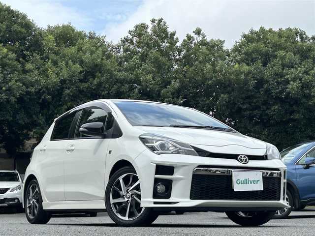 トヨタ ヴィッツ GRスポーツ 東京都 2019(令1)年 7.9万km ホワイトパールクリスタルシャイン ワンオーナー/SDナビ（CN-RA05WD）/・Bluetoothオーディオ/USBオーディオ/・フルセグTV/DVD/iPod/GR専用ハーフレザーシート/バックカメラ/Toyota Safety Sense/オートライト/LEDヘッドランプ/取扱説明書/保証書/スペアキー1本