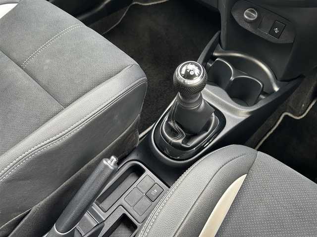 トヨタ ヴィッツ GRスポーツ 東京都 2019(令1)年 7.9万km ホワイトパールクリスタルシャイン ワンオーナー/SDナビ（CN-RA05WD）/・Bluetoothオーディオ/USBオーディオ/・フルセグTV/DVD/iPod/GR専用ハーフレザーシート/バックカメラ/Toyota Safety Sense/オートライト/LEDヘッドランプ/取扱説明書/保証書/スペアキー1本