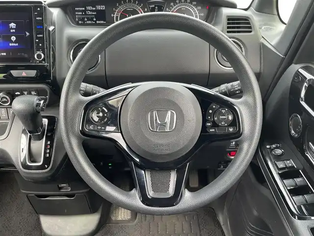ホンダ Ｎ ＢＯＸ カスタム L 青森県 2022(令4)年 5.5万km プレミアムサンライトホワイトパール ・4WD/・純正ナビ/・Bluetooth/・フルセグTV/・バックカメラ/・衝突軽減ブレーキ/・レーンキープアシスト/・レーダークルーズコントロール/・片側パワースライドドア/・コーナーセンサー/・前後ドライブレコーダー/・電子式パーキングブレーキ/・オートマチックハイビーム/・純正エンジンスターター/・プッシュスタート/・スマートキー/・シートヒーター/・USB端子/・純正14AW/・純正LEDヘッドライト/・保証書・取説あり
