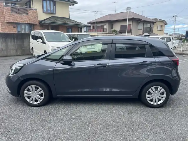 ホンダ フィット ホーム 茨城県 2023(令5)年 1.5万km メテオロイドグレーメタリック ワンオーナー/9インチホンダコネクトディスプレーナビ/ETC2.0/ホンダセンシング/・車線逸脱/・踏み間違え軽減システム/・パーキングセンサー/・衝突軽減ブレーキ/LEDヘッドライト/純正ドライブレコーダー（前方）/レーダークルーズコントロール/ステアリングスイッチ/オートライト/電格ミラー/合皮ハーフレザーシート/純正バイザー/純正フロアマット